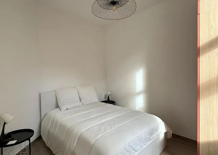 Appartement Secteur Gare Et Place De La Comedie, Wifi Et Climatisation