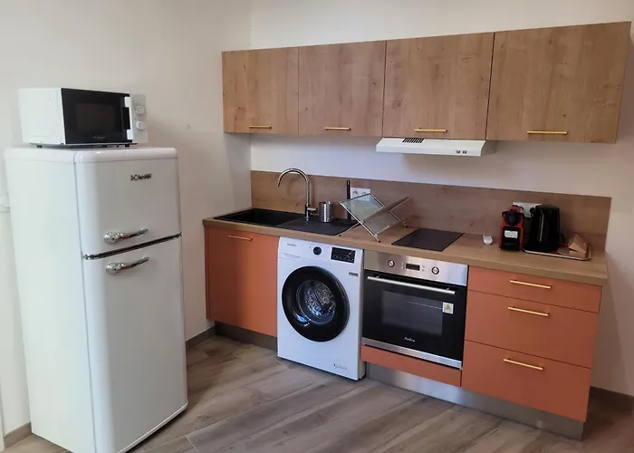 Appartement Secteur Gare Et Place De La Comedie, Wifi Et Climatisation