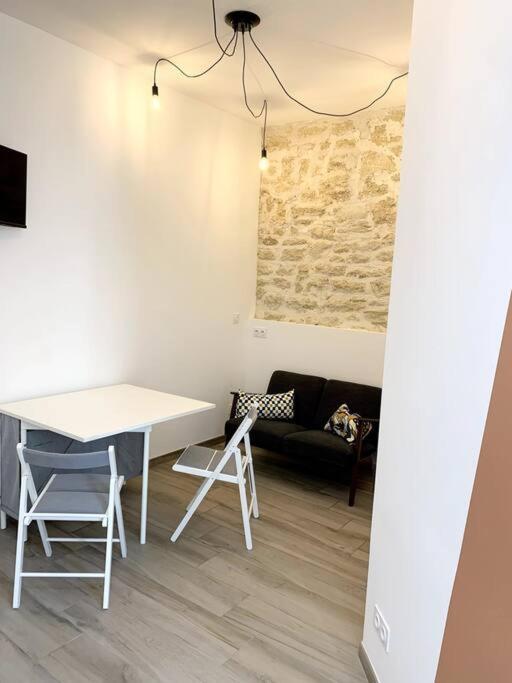 Apartment Secteur Gare Et Place De La Comedie, Wifi & Climatisation Montpellier